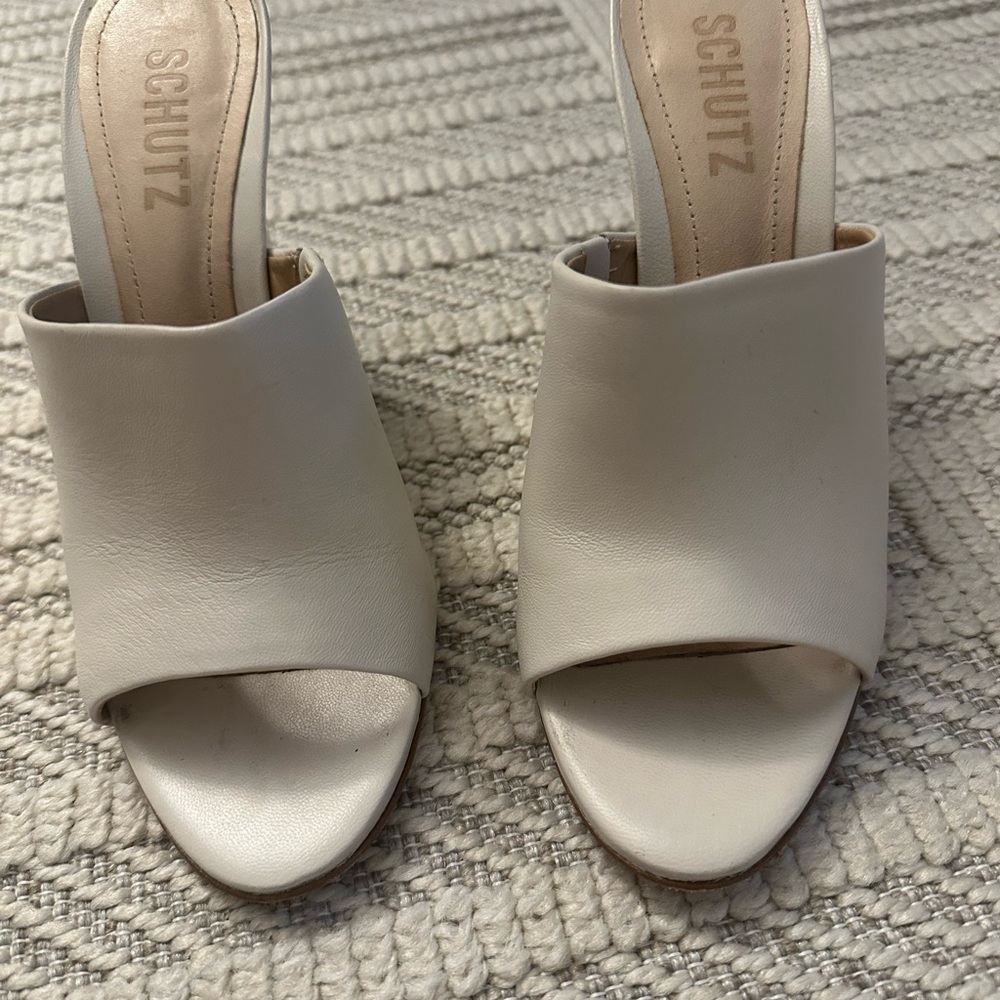 SCHUTZ Women's Elegant Cream Mules